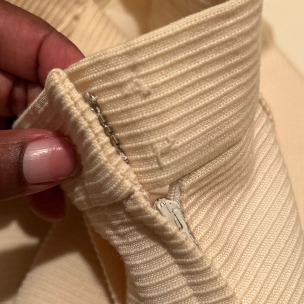 Yves Saint Laurent Size 38 Ribbed Pencil Skirt Cream Neutral Quiet Luxury Simple - Picture 8 of 11